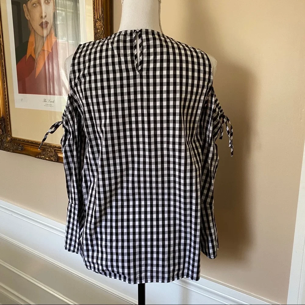 Gingham Cold Shoulder Top - Picture 4 of 5
